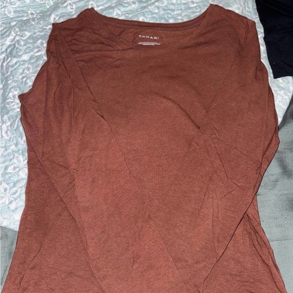 Tahari long sleeve top